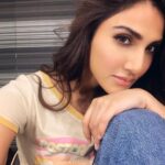 Vaani Kapoor Instagram - The day has begun so let’s get stuff done ✅ #shootdiaries