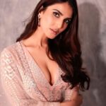 Vaani Kapoor Instagram - You... Be You ! 🌟