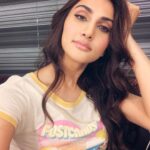 Vaani Kapoor Instagram - The day has begun so let’s get stuff done ✅ #shootdiaries