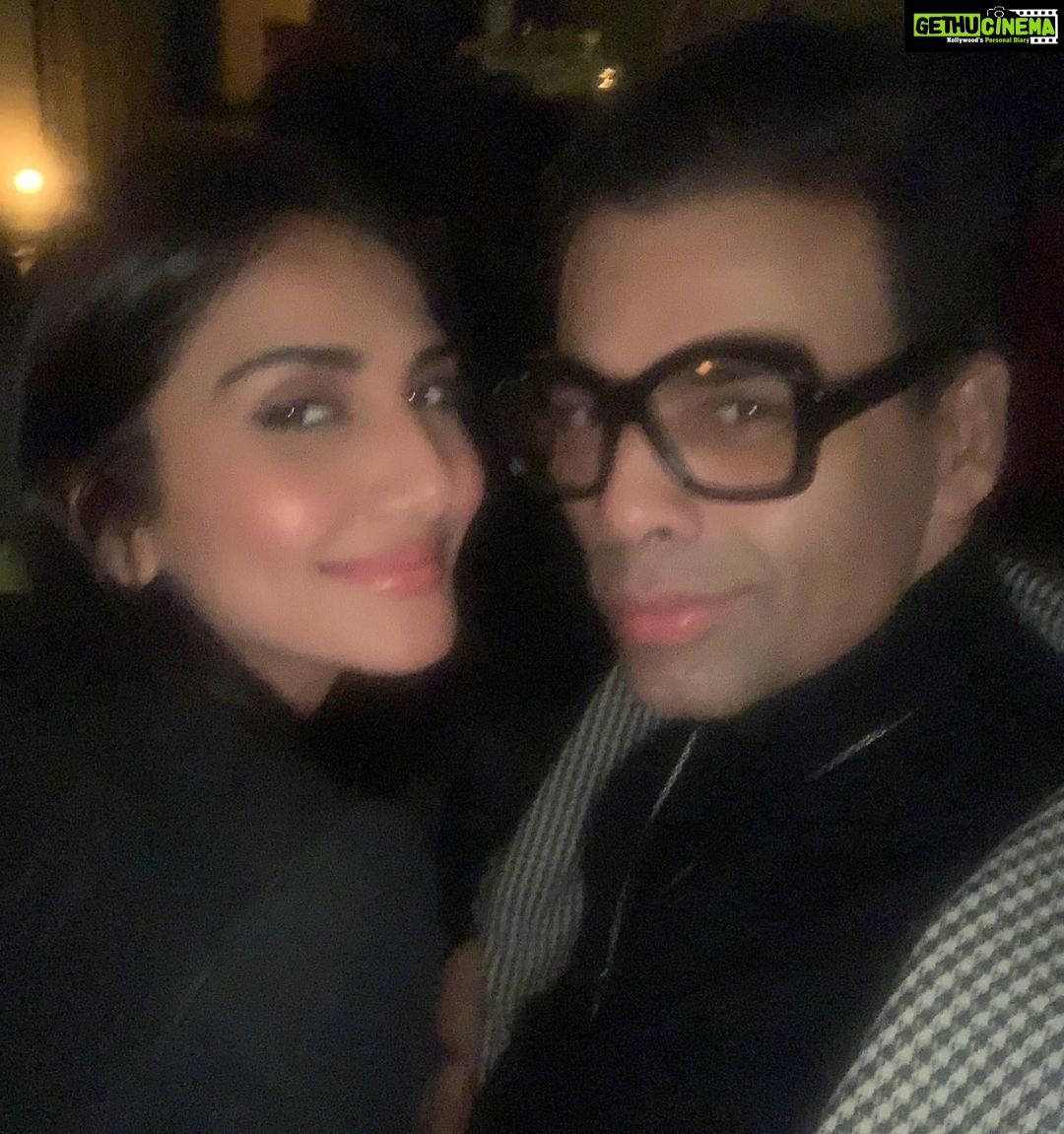 Vaani Kapoor Instagram - It’s not blurry.. your focus needs adjusting 😛 #inbestcompany