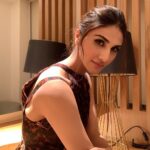 Vaani Kapoor Instagram – ……..From a sea of opinions, pick the right one β³