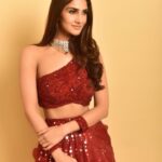 Vaani Kapoor Instagram - About last night...@theweddingjunction_show For @rebeccadewanofficial ❣️