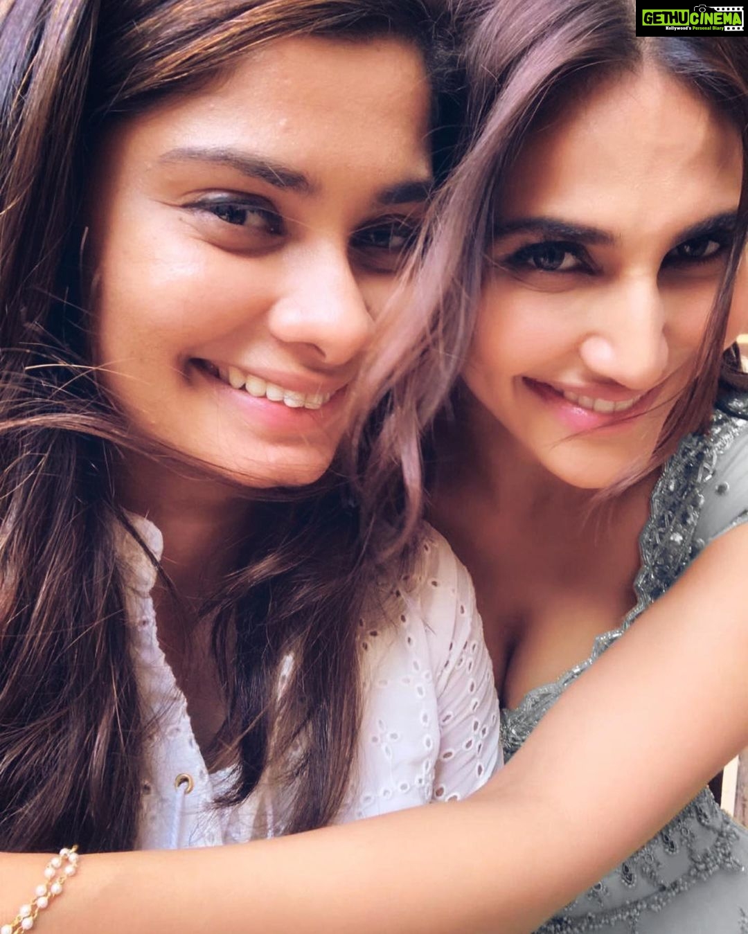 Vaani Kapoor Instagram - Happy Birthday lovely !! 🥳😘🤗❤️ I Wish nothing but the Best for you .. have a fabulous day 💜💖