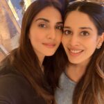 Vaani Kapoor Instagram - Sometimes unexpected moments are the sweetest 🍭🧿🤗💗💜🌈🌟 with ma Cherie .. love you @meher89