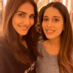 Vaani Kapoor Instagram – Sometimes unexpected moments are the sweetest 🍭🧿🤗💗💜🌈🌟 with ma Cherie .. love you @meher89
