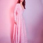 Vaani Kapoor Instagram - Cotton candy dreams 🍭🍭🍭