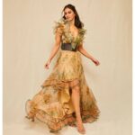 Vaani Kapoor Instagram - Let it come. Let it go. Let it flow