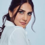 Vaani Kapoor Instagram - आज मूड है भयंकर 🕺🕺 #war promotions 💜
