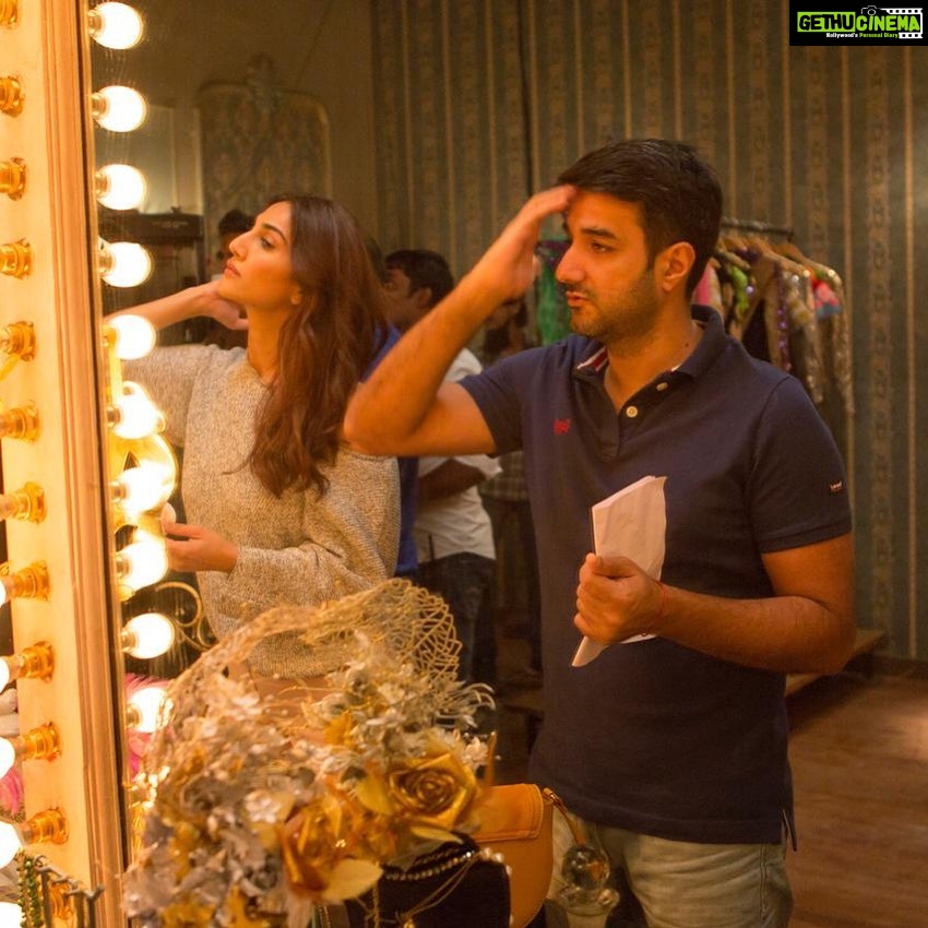 Vaani Kapoor Instagram - Mirror mirror on the wall.. who has the nicest hair after all ๐ ๐
โโ๏ธMajor War ! Oops..#war