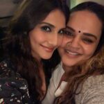 Vaani Kapoor Instagram - Happy birthday to my most favourite person 😘💋❤️❤️❤️