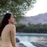 Vaani Kapoor Instagram - The fleeting beautiful moments of peace and stillness 🍃🏔🧡🌊🌈✨