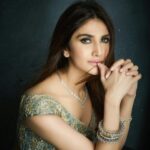 Vaani Kapoor Instagram - Nothing can dim the light that shines from within - Maya Angelou ✨