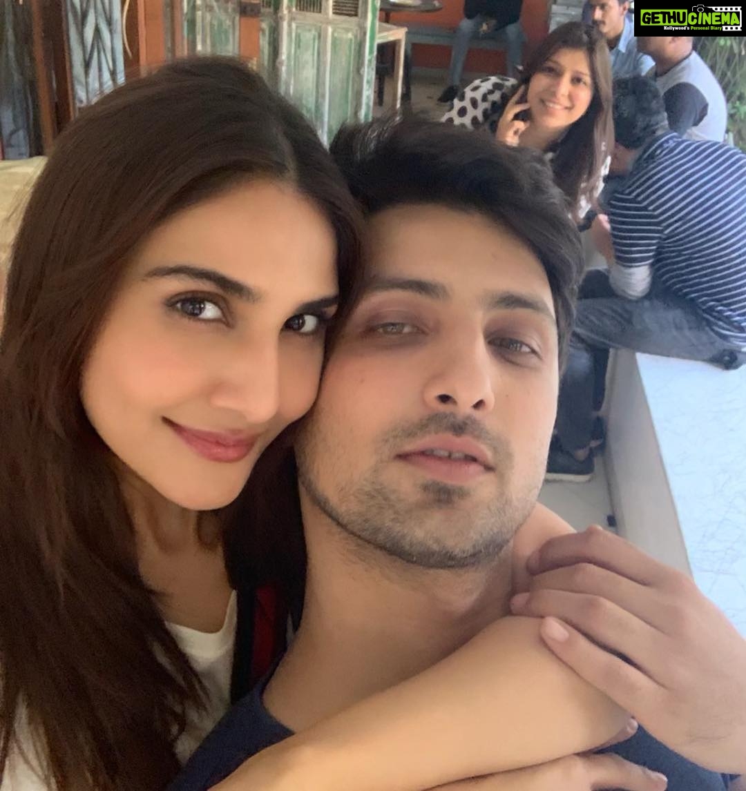 Vaani Kapoor Instagram - Look what I found @adrianjacobsofficial!!!! a nice pic of me 😛😁💙
