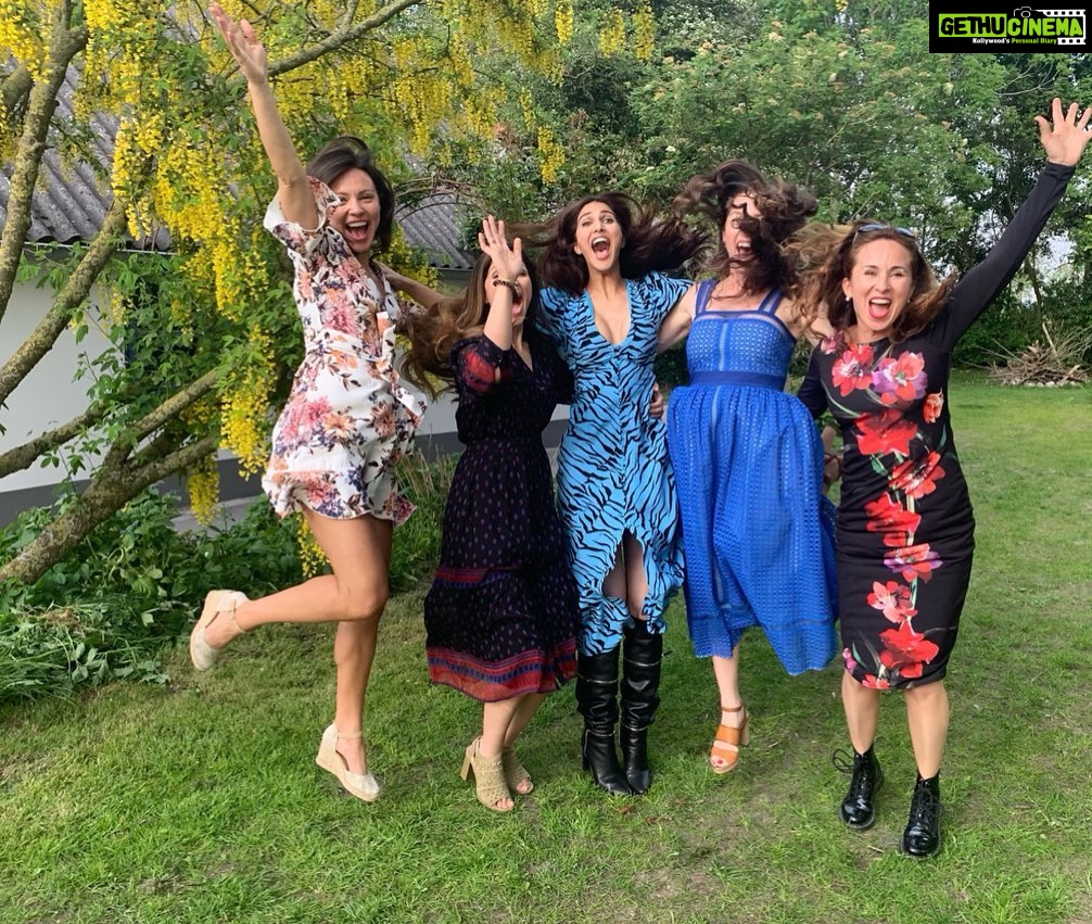 Vaani Kapoor Instagram - LIFE is BEAUTIFUL πβοΈπΈππ