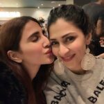 Vaani Kapoor Instagram - In the honour of world siblings day sending you a big fat choking 🤗!!!!!! I heart you ❤️❤️❤️❤️❤️❤️❤️❤️❤️ ❤️❤️❤️❤️❤️❤️❤️❤️❤️❤️❤️❤️❤️❤️❤️❤️#siblinglove #belatedsiblingsday