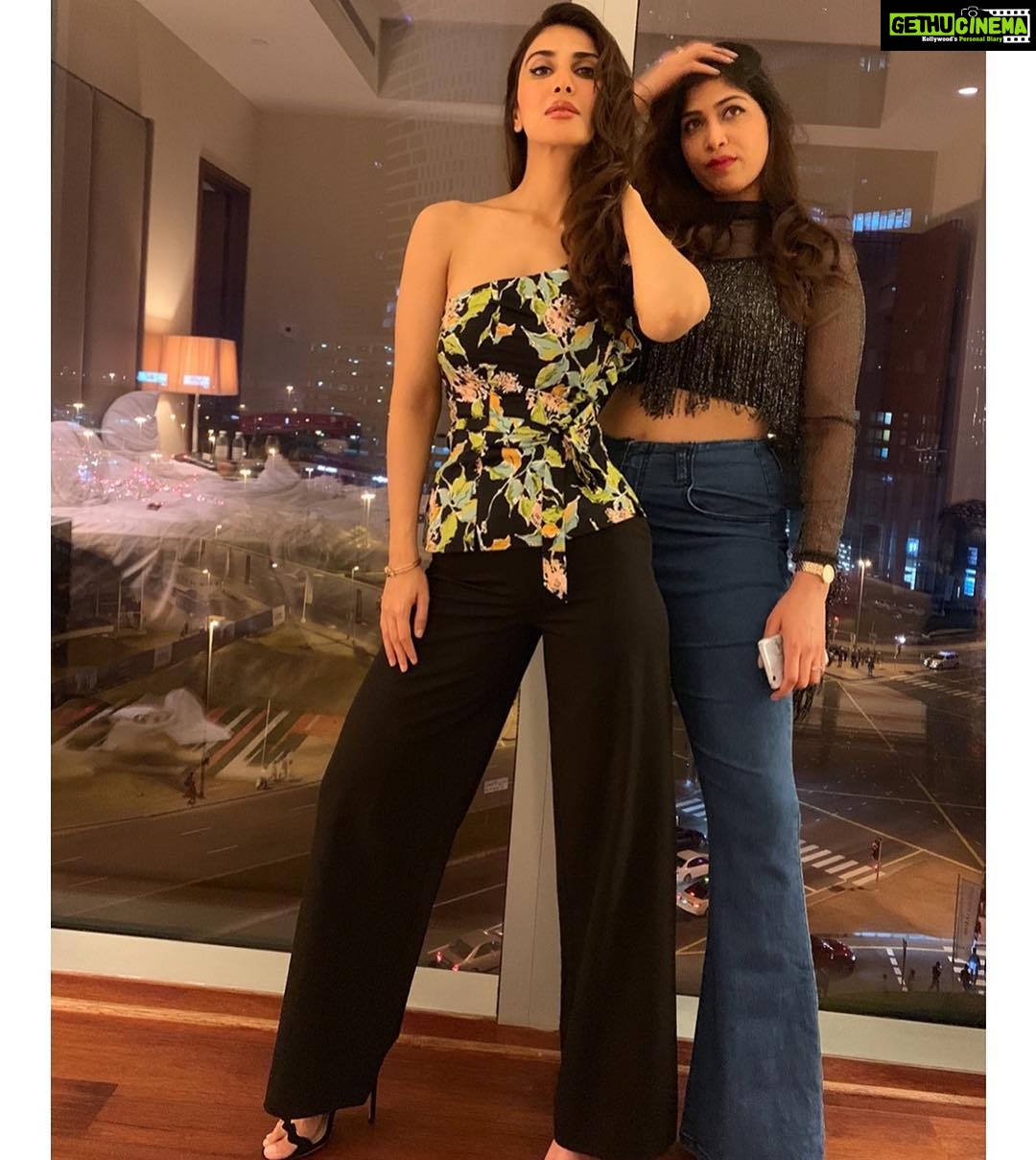 Vaani Kapoor Instagram - And that’s how we roll #2019
