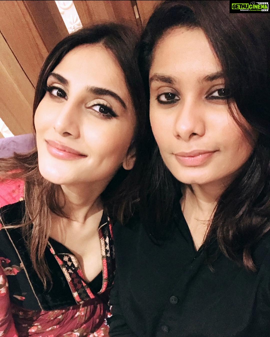 Vaani Kapoor Instagram - Happy birthday my Wonder Woman!!! Can’t imagine not having you in my life my cutieee.. wishing you loads of love and happiness and everything you desire 🌸 have a fabulous fabulous day ❤️❤️❤️