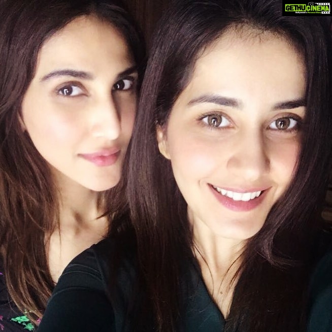 Vaani Kapoor Instagram - Where are you now that I need ya! 🧐 #toomuchmissing