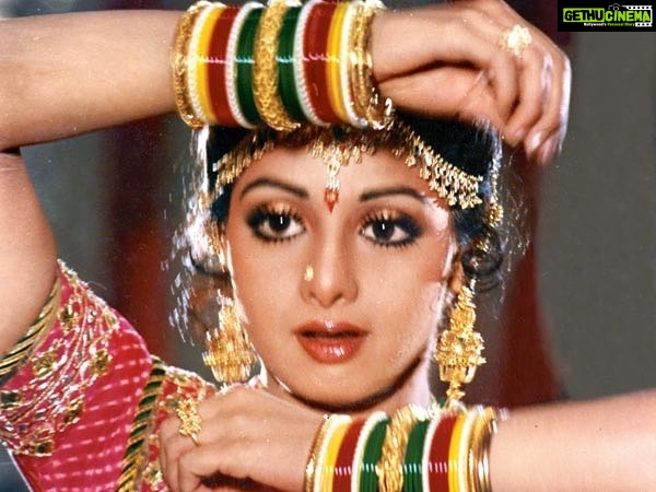 Vaani Kapoor Instagram - Waking up to this news has been terrible. So unexpected and Heartbreaking. Extremely saddened by the news. She will always and always be Special. RIP SRI DEVI MA’am. Thoughts and prayers to the family.