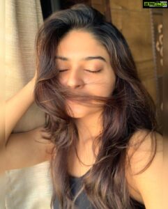 Vaibhavi Shandilya Instagram - Eyes beam with hope 💛
Go where the breeze takes you… 
#gratitude #peace #hope #eyes #you #missyou