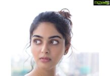 Vaibhavi Shandilya Instagram - देखो मैं ने देखा है यह इक सपना | 💫 . . . . . 📸 @debobroto001 🥼 @zara @priyanka_patel09 🏠 @pretty.preeti.56 . . . #dream #1111 Mumbai, Maharashtra