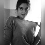 Vaibhavi Shandilya Instagram – Looking for a head to fit in ….. 
.
 .
.
 .
.
#in #afternoonvibes Mumbai, Maharashtra