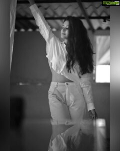 Vaibhavi Shandilya Instagram - Hang in there 
.
.
.
.
.
 PC: @bahaishkapoor 
.
.
.
Outfit: @bershka 

#trending #viral #love #instagram #explorepage #instagood #follow #like #fashion #explore  #followforfollowback #photography #memes #music #india #trend #instadaily #likes #style #photooftheday #trendingnow #dance #model #bollywood #foryou #bhfyp #bhfyp