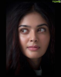 Vaibhavi Shandilya Instagram - Textured Skin,
Messy Hair, 
Starry Eyes,
Ohhh Yes, That’s My Style 
#beyourself #beyou 
.
 .
.
 .
.
 .
📸 @debobroto001