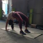 Vaibhavi Shandilya Instagram - Chakrasan (one leg up) (One leg wheel pose) Please do not perform above yoga poses without supervision @fitnessbaba.official @thefitnessyard #fitness #motivation