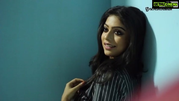 Varsha Bollamma Instagram - Grihalakshmi cover making video 😄 Video credits @anoopsurfer Photographer @shafishakkeer Styling @kajha_ Makeup and hair @jeenastudio ♥️