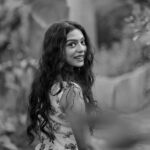Varsha Bollamma Instagram - Swipe right for a smile 🙃 📸 @nirveshmadhav 💄💇🏻‍♀️ @sanchitha_naik_mua
