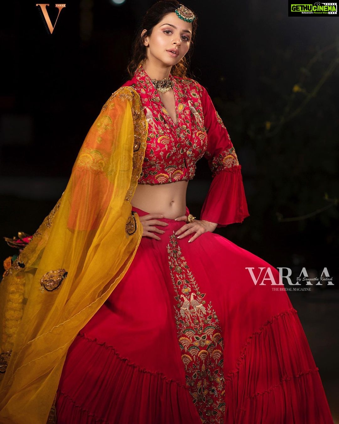 Vedhika Instagram - 🐞Cover shoot @varaabyskmagzine On Cover @vedhika4u Chief-in-editor @itsmesangeethakailash Styling & concept @itsmesangeethakailash Desinger @savinidii_official Photography @zerogravityphotography Jewellery @savinidii_official Shot at @ajgardens_ Decor @vermiliondecors Hairstylist @rupailthakur