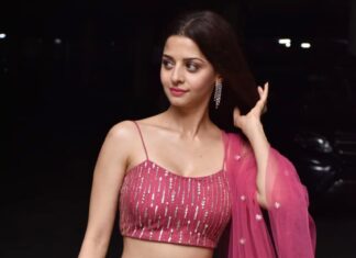 Vedhika Instagram - 🍨@gehnajewellers1 @silkybindraofficial