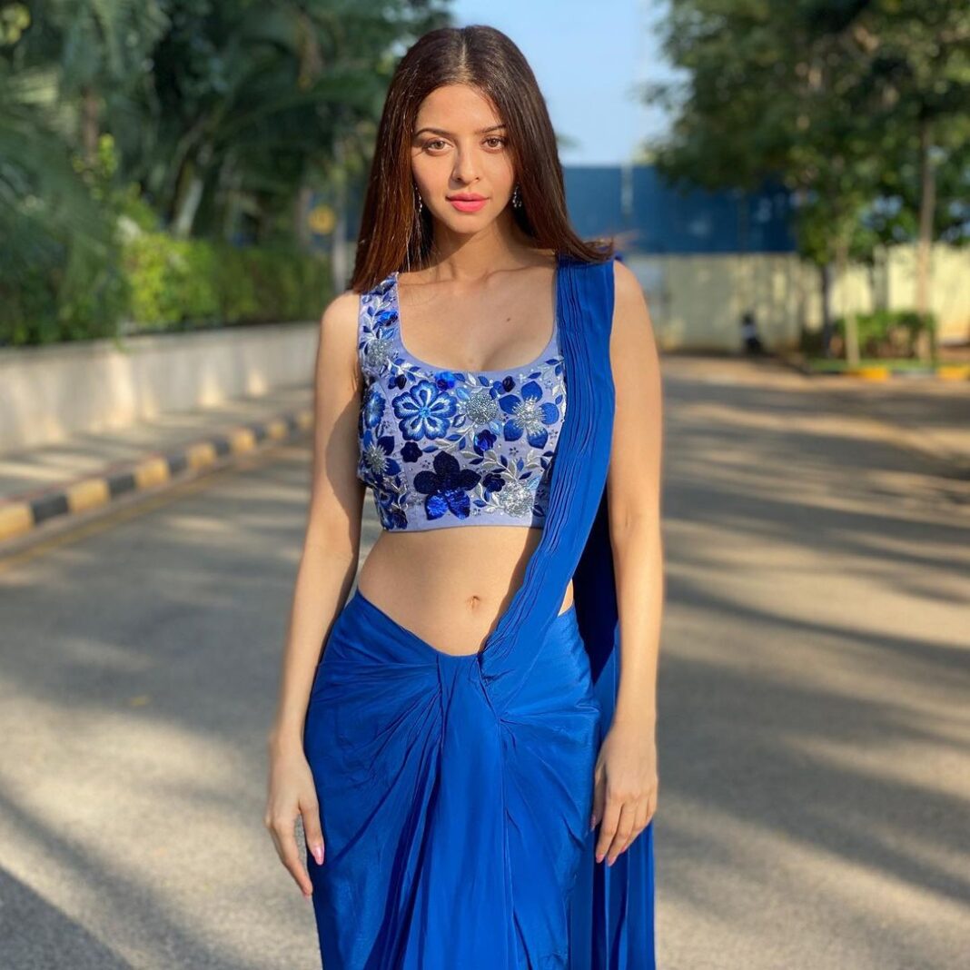 Vedhika Instagram - This and that