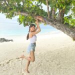 Vedhika Instagram - Find me under a tree by the sea 🌊🐚🏝 @emeraldmaldivesresortspa #emeraldmaldivesresortspa Emerald Maldives Resort & Spa