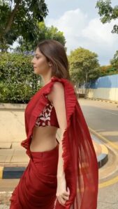 Vedhika Instagram - in love with Rahman sir songs ❣️and #Reels 😉 Get to sort of direct a song 😚🎬🎤🎼🎥🎞📽🎹 wearing the directors hat 🎩🤓👧 @chhavviaggarwalofficial