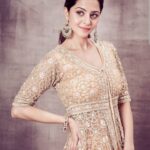 Vedhika Instagram - @gehnajewellers1 @thenehasaran @ravindupatilphotography