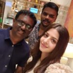 Vedhika Instagram - Was lovely meeting you both 😊 @rameshlausinsta @kaushiklm