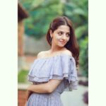 Vedhika Instagram - Heres Looking at you #किड #कैंडिड accidental #पोएट 🧐😄