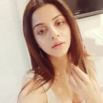 Vedhika Instagram – Like a #dewdrop 💧 play calmly on the tip of your #leaf 🍃🌱