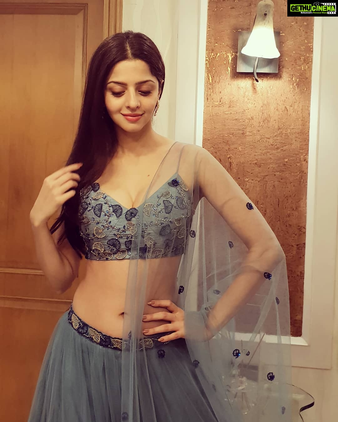 Actress Vedhika Instagram Photos and Posts February 2019 - Gethu ...