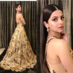 Vedhika Instagram - #StarScreenAwards2018 💄@sonicsmakeup 💇‍♀️ @hairmakeupbyjosephinecastelino styled by @sheefajgilani outfit @riddhimajithiaofficial jewels @anmoljewellers @sneha_singh94 Assisted by: @labelblive @twinklee11 #StarScreenAwards #RedCarpet