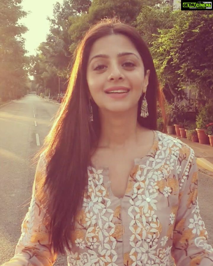 Vedhika Instagram - Hi Guys ..I'm now on the latest app called #HeloApp Download it...can't wait to see u guys there ❤ #Helo #Vedhika