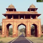 Vega Tamotia Instagram - They say beauty lies in symmetry... and how the Mughals mastered that. #Stunning #IncredibleIndia #BritishThieves #MughalIndia Agra, Uttar Pradesh