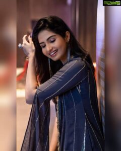 Venba Instagram - 😌❤😁

@radnus32 X @mathi_makeup_hair

#cute #fashion #instalike #instamood #followforfollowback #followme #viral #beauty #pinterest #love #style #swag #heroine #cool #tamilcinema #chennai #foodie #instagram #likeforlike #likeforfollow #smart #positivevibes #girl