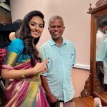 Vidhya Instagram - At yesterday’s Ad shoot. I enjoyed every bit of working with director Vasu Sir, Dop Raana Sir, Lovely choreographer Viji Mam, Photographer Santhosh Sir, Saree drapist Saraswathy akka and Stylist Jeevitha. It was a surprise and felt happiest working with you my dearest @meerakrishnaofficial .. Lots and lots of love to you all..🤍🤍🤍 Avm Studio