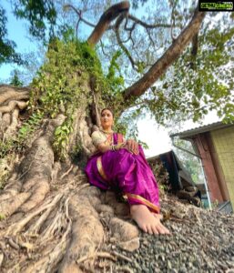 Vidisha Instagram - हठ ||
.
.
📸 - @kamalsirohiofficial 
.
.
.
#prem #hath #nature #tree #love #vidisha #marathi #look #vidishasrivastava