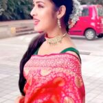 Vidisha Instagram - Ok bye !! . . @officialjoshapp . . #yebaatsachhedilparjorkhachalta🤗❤🥰 #saree #love #traditional #red #flowers #beauty #adaa #trending #explore #vidisha #vidishasrivastava