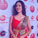 Vidisha Instagram - 🥰 . . #zeerishteyawards2021 #zra #vidishasrivastava #vidisha #red