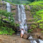 Vidisha Instagram - ❤ @meenasvk . . . #momandaughter #waterfall #mom #love #mountains #hills #hillstation #love #pure #traveller #travel #vidisha #vidishasrivastava Matheran